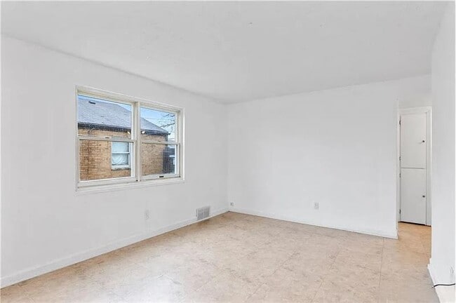 Building Photo - 3929 Fulton Ave