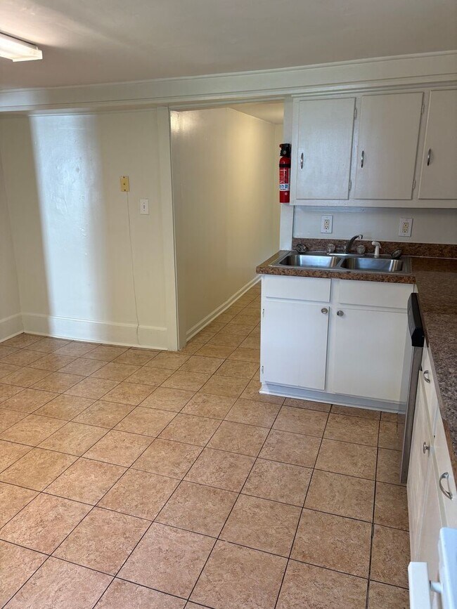 Building Photo - Spacious Renovated Lakewood Duplex! Walk t...