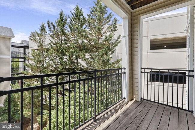 Building Photo - 12925 Centre Park Cir
