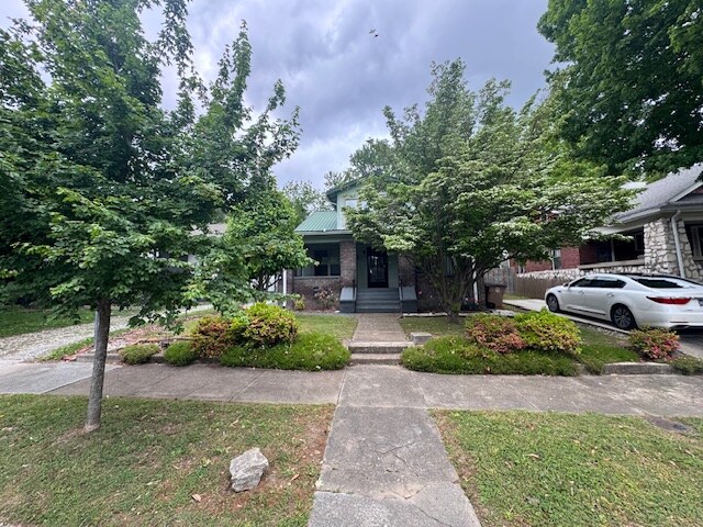 Primary Photo - 2531 Woodbine Ave