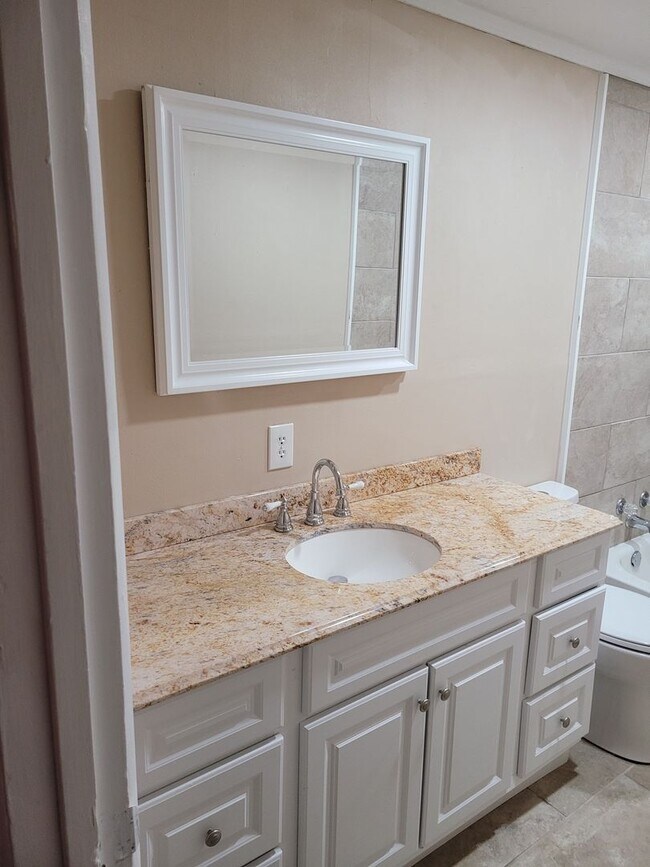 Building Photo - Big House on a Big Fenced Lot on the West Side of Jacksonville