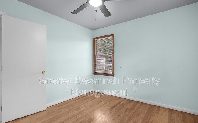 Building Photo - 1401 E 33rd St