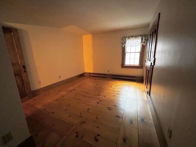Building Photo - Private single family home for rent in East haddam