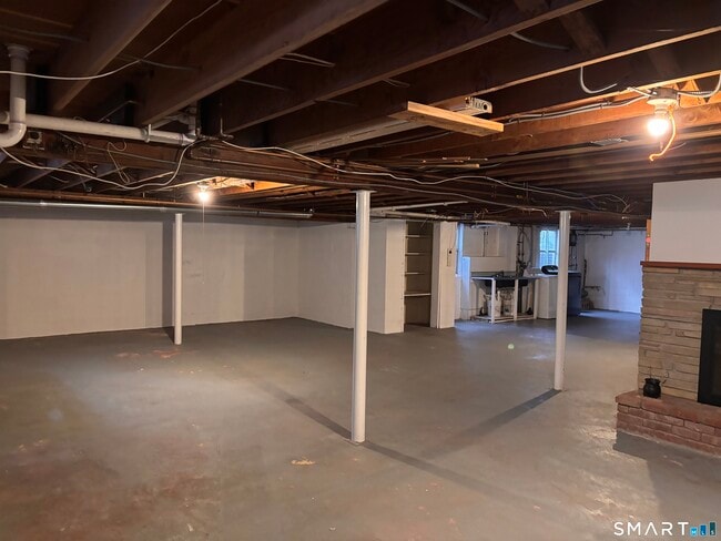 Building Photo - 249 New Canaan Ave