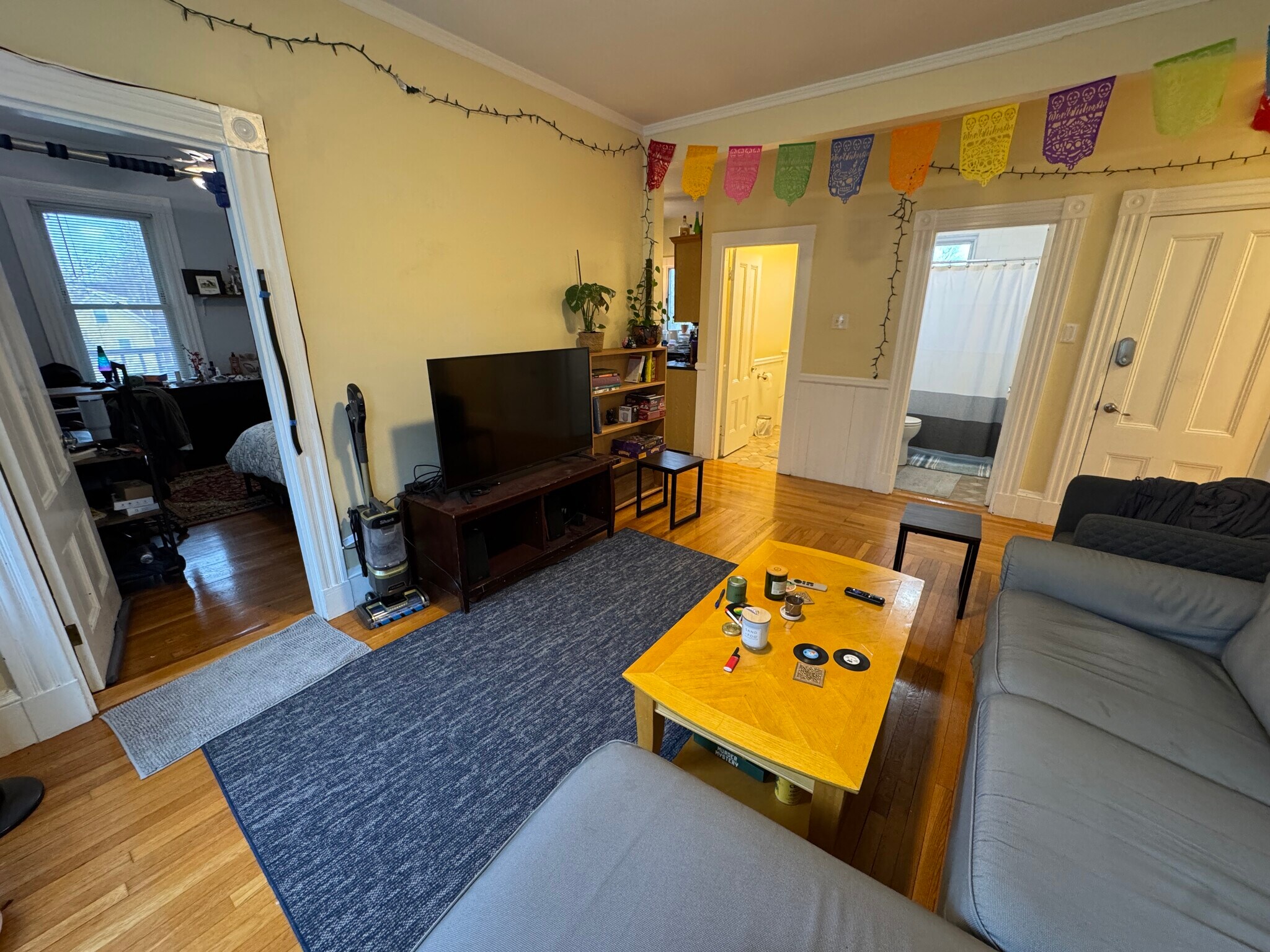 Building Photo - 176 Elm St