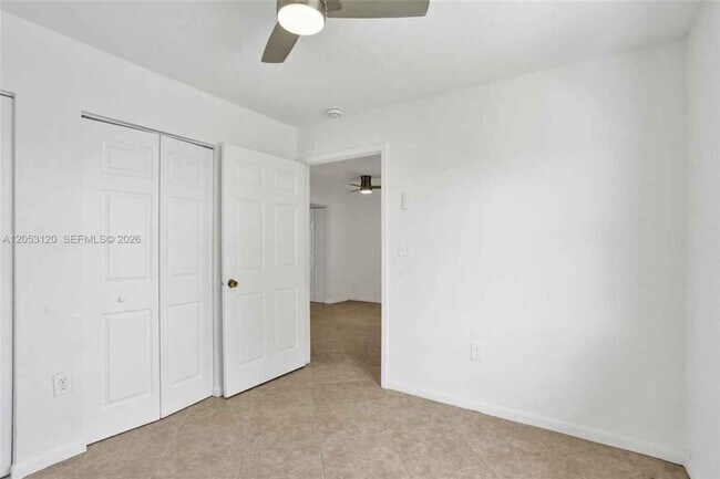 Building Photo - 2120-2122 Thomas St # 2122 HOLLYWOOD, FL 33020