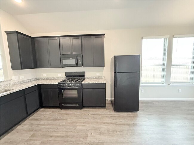 Building Photo - 14501 Sugar Pines Dr