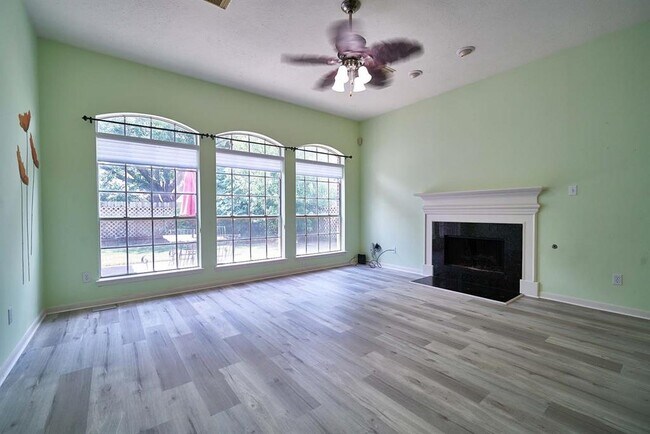 Building Photo - 4503 Oak Valley Dr