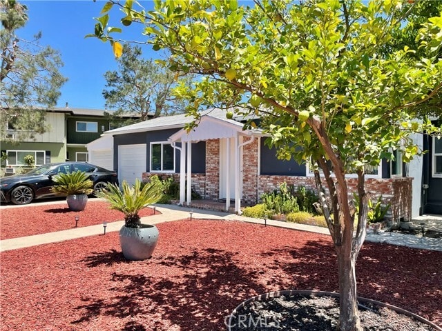 Building Photo - 5550 Riverton Ave