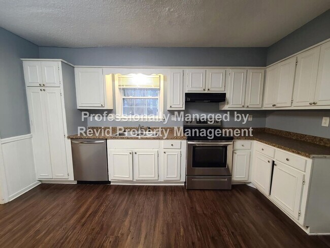Building Photo - 6771 Bainbridge Dr