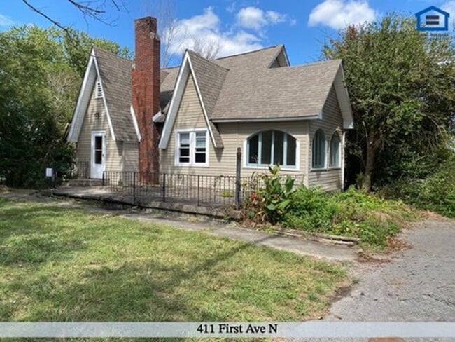 Building Photo - 411 1st Ave N