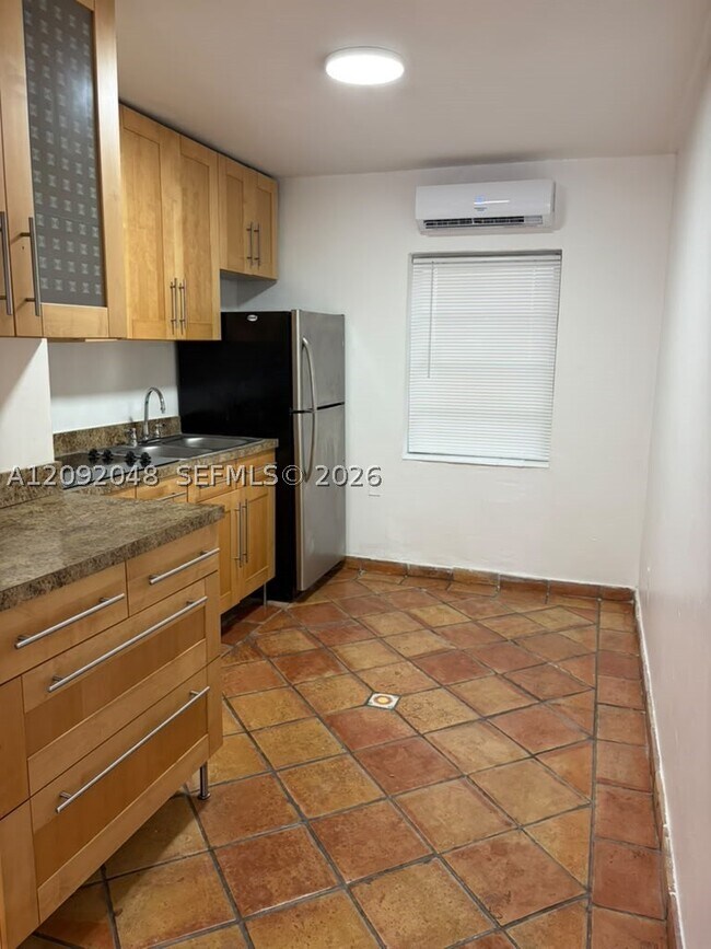 Building Photo - 645 NE 77th St