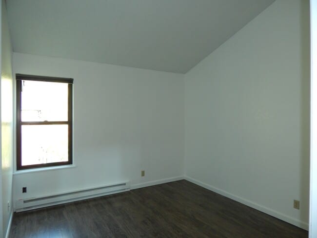 Building Photo - 355 W Deloney Ave