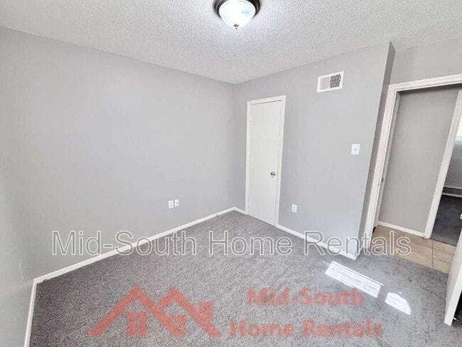 Building Photo - 5286 Braden Dr