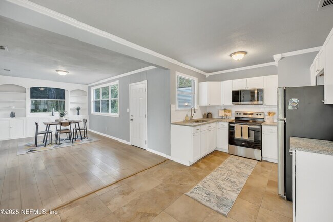 Building Photo - 1232 Hamilton St