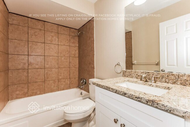 Building Photo - 3738 Hill St