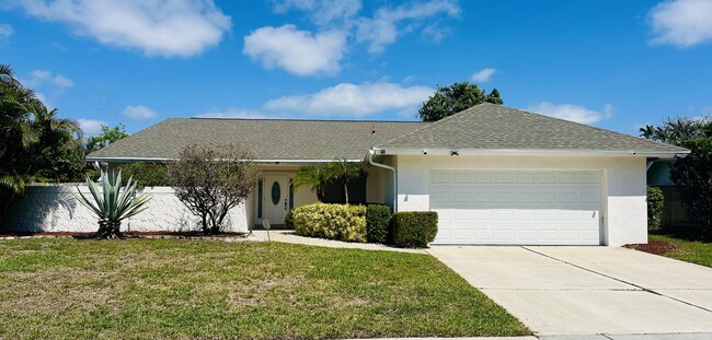 Building Photo - 17768 Maplewood Dr