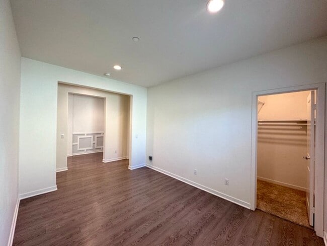 Building Photo - Stunning 2021 built 4 bedroom home for LEA...