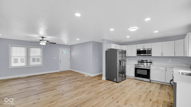 Building Photo - 3925 N Drexel Ave