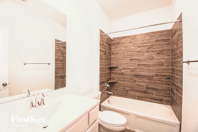 Building Photo - 15006 Lake Shore Ave