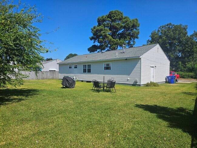 Building Photo - 2213 Wharton Ave