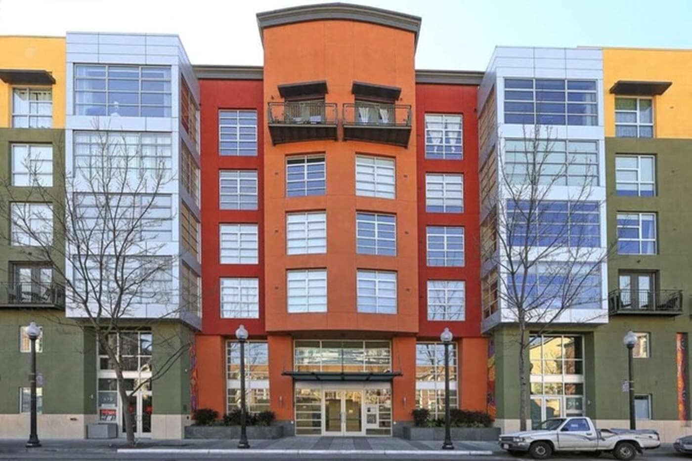 Building Photo - 585 9th St