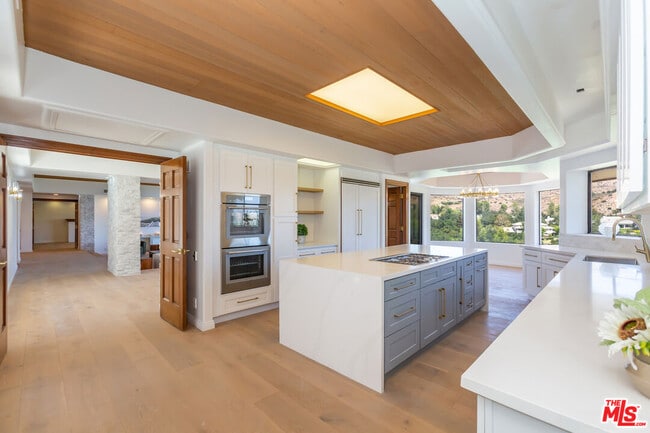 Building Photo - 5109 Lakeview Canyon Rd