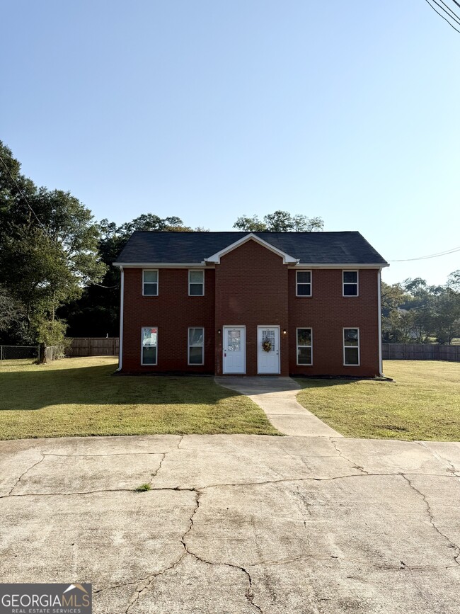 Primary Photo - 240 Toby Springs Ln