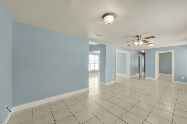 Building Photo - 22405 Beckendorff Rd