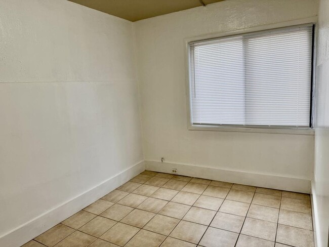 Building Photo - 1450 Clark Dr