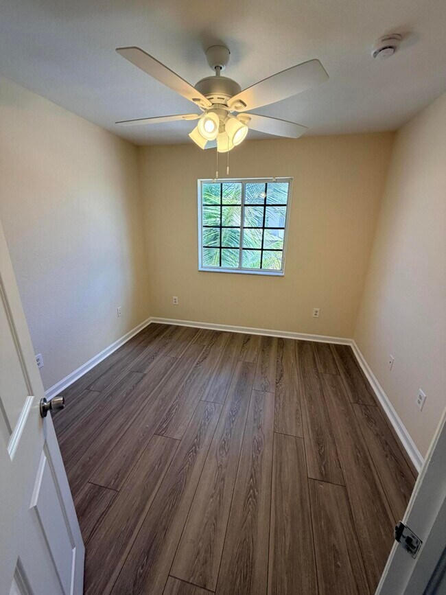 Building Photo - 969 Tortuga Dr