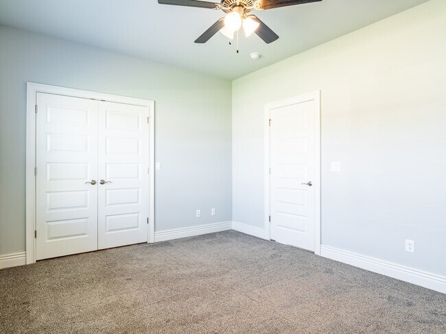 Building Photo - 1671 Sunrise Cir