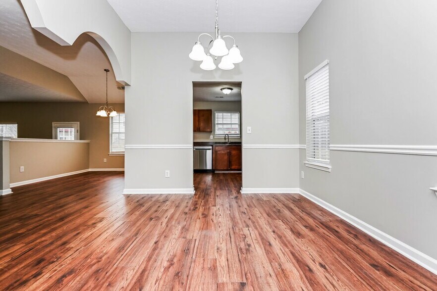 Building Photo - 330 Greenway Dr