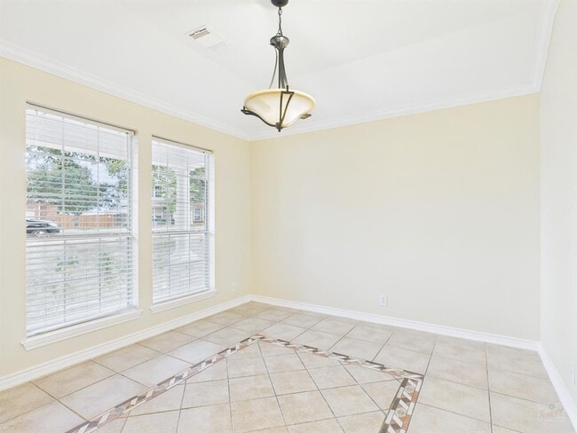 Building Photo - 136 Winter St