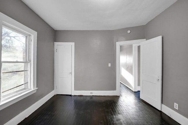 Building Photo - 3598 E 143rd St