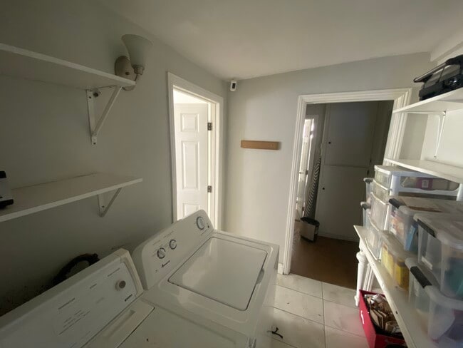 Building Photo - 636 E 121st Pl