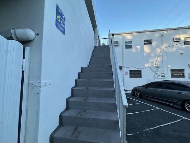 Building Photo - 1142 NE 4th Ave