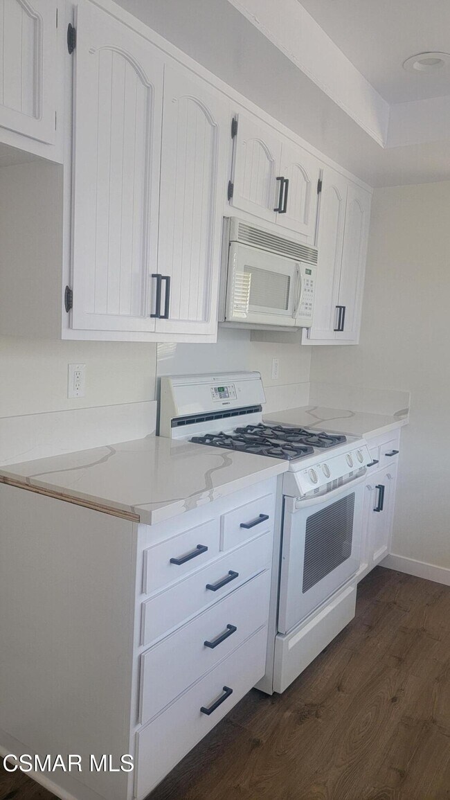 Building Photo - 2075 Sierra Pl