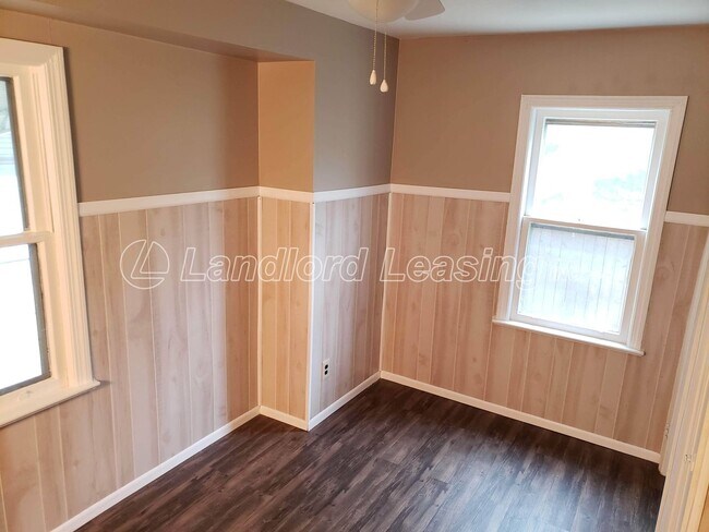 Building Photo - $599 Security Deposit Special!