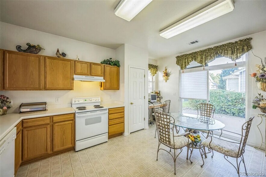 Building Photo - 3209 E 102nd Pl