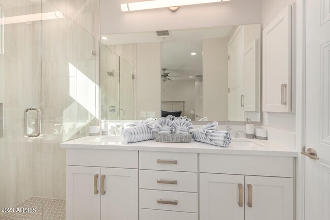 Building Photo - 7550 E Osborn Rd