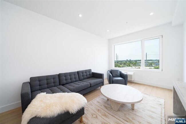 Building Photo - 3309 Liberty Ave