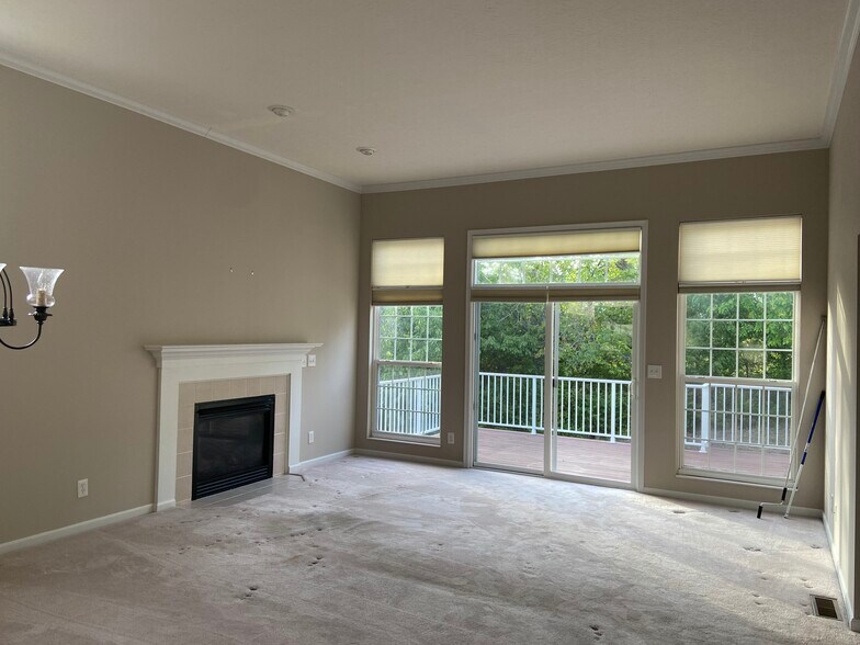 Building Photo - 354 Shadow Ridge Dr