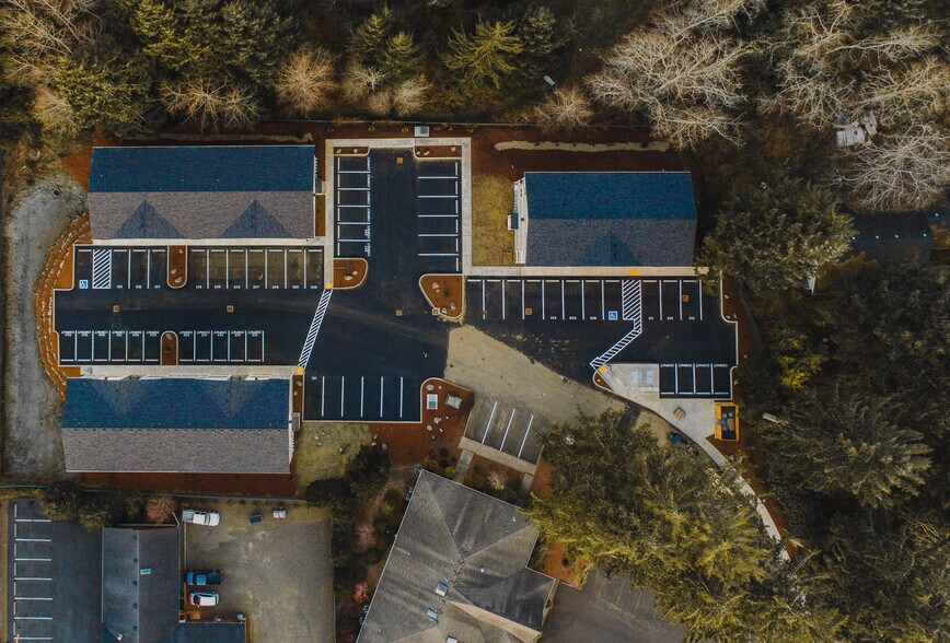 Building Photo - 3031 NE West Devils Lake Rd