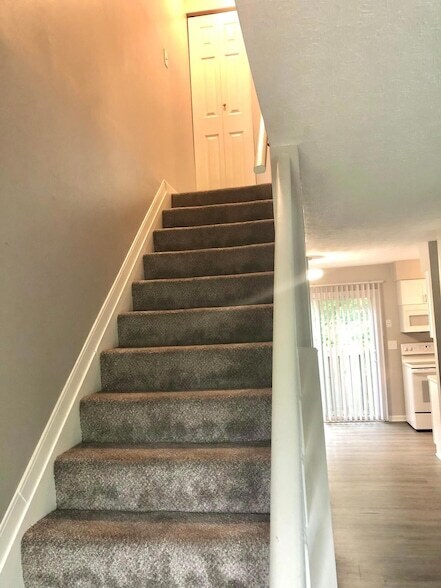 Building Photo - 5694 Crossing Ct