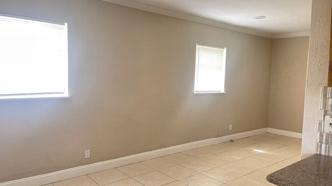 Building Photo - 46 NE 171 St