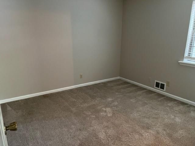 Building Photo - 8010 Hickory Ct