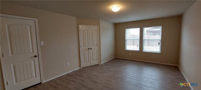 Building Photo - 1556 Birmingham Dr