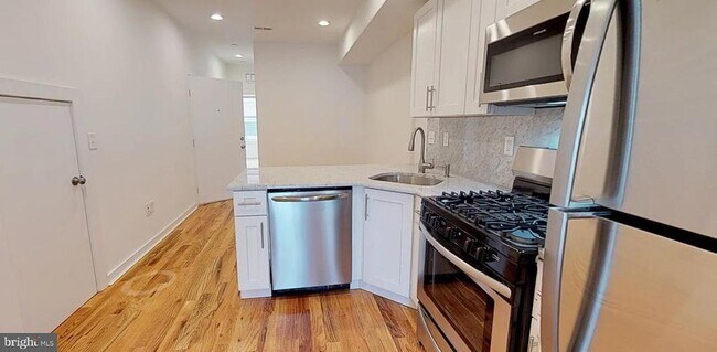 Primary Photo - 1642 N Marshall St