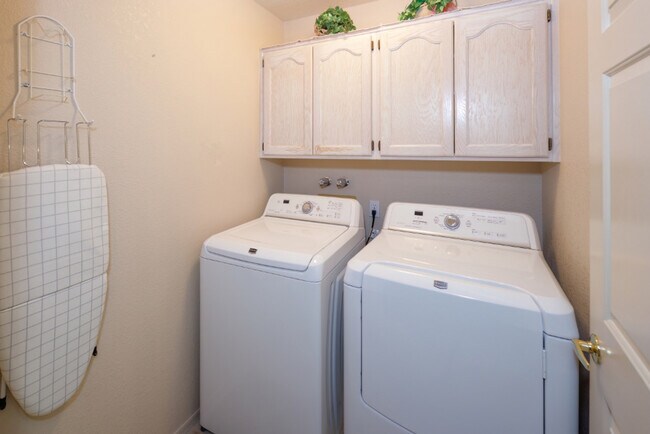 Building Photo - 470 Acoma Blvd S